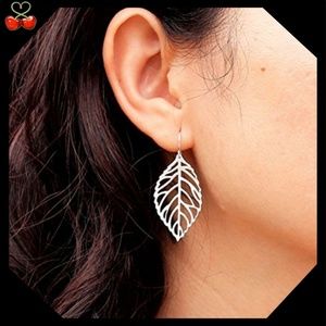 🍒 GENTLE Leaf Dangling Earrings
